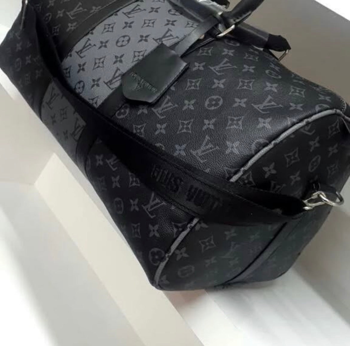 Gucci Large Tote Bag – Luxury & Elegance