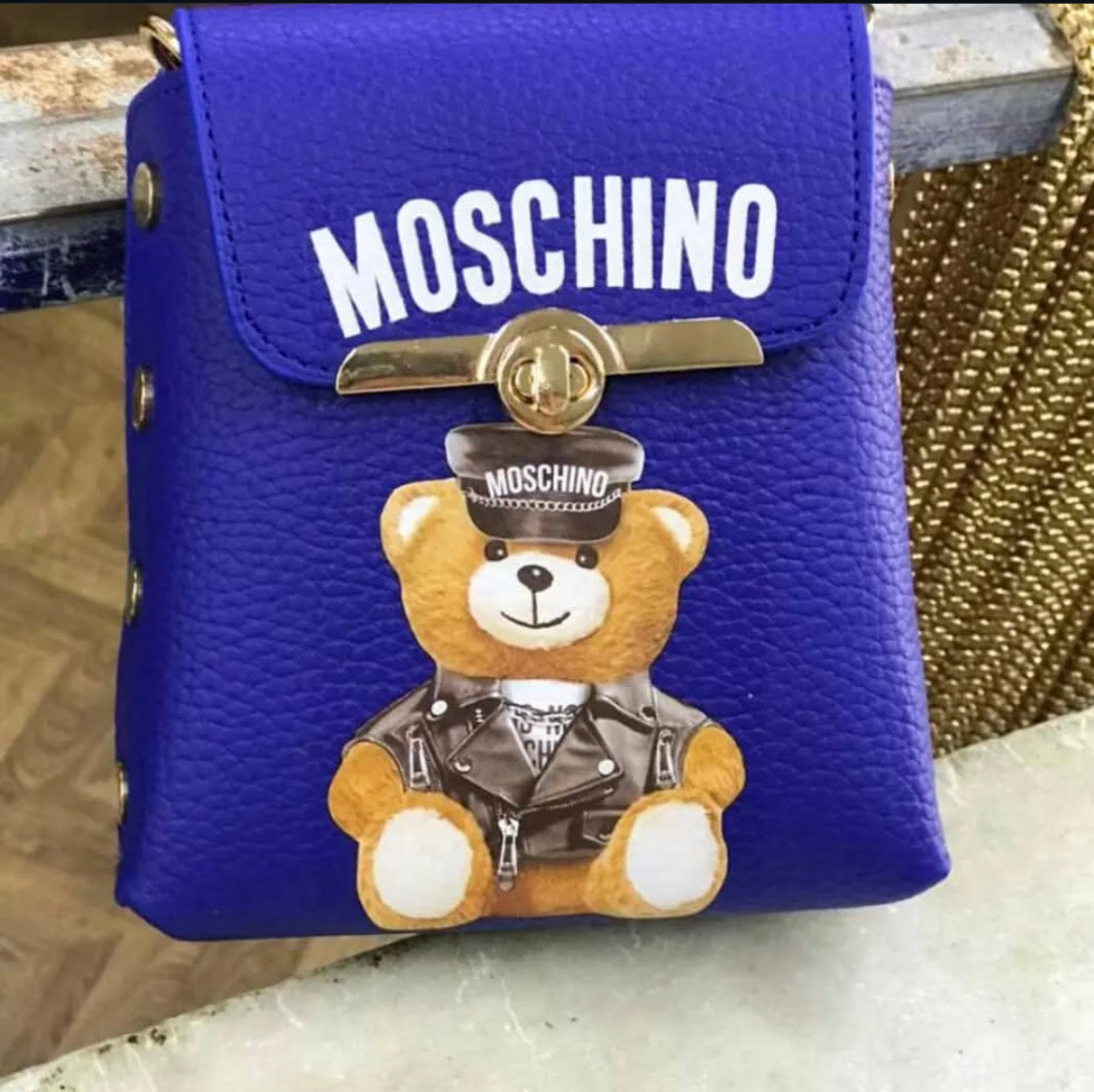 Moschino Shoulder Bag – Chic & Modern Elegance